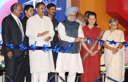 Dr. Manmohan Singh, Sonia Gandhi and Shiela Dixit