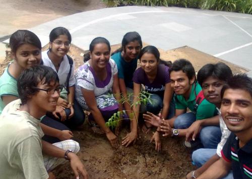 DU students planting sapling