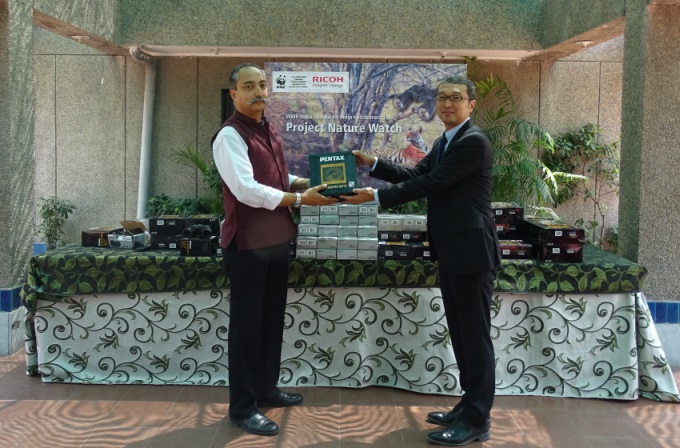Mr. Tetsuo Ohta, Associate Vice President, Ricoh India hands over Pentax...