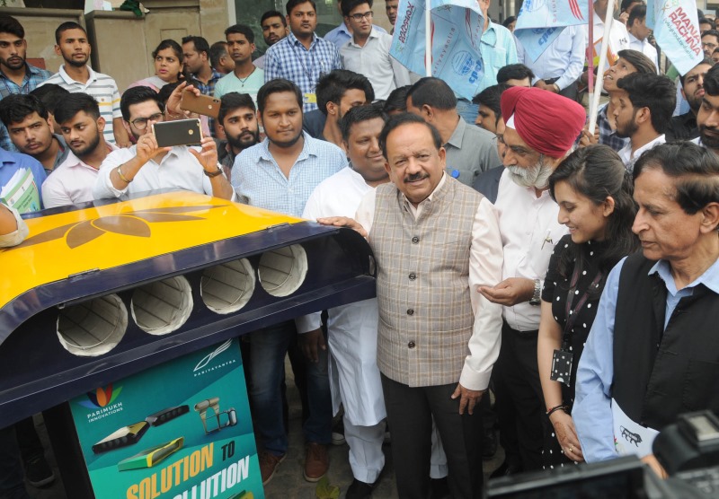 Environment Ministers of Central and Delhi Govts Campaigning Against Air Pollution