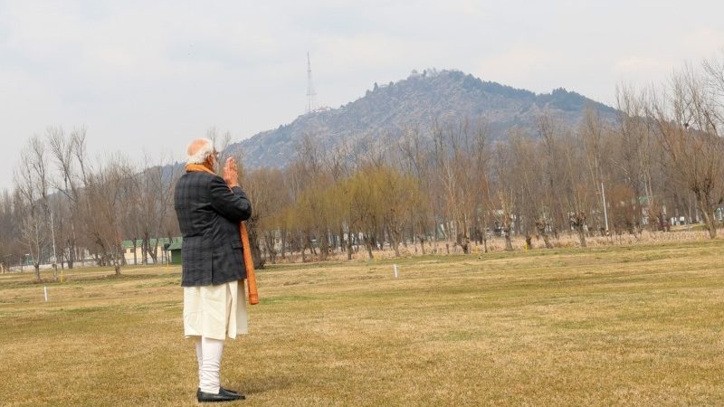 PM Pays Obeisance to Shankaracharya Hill in Kashmir